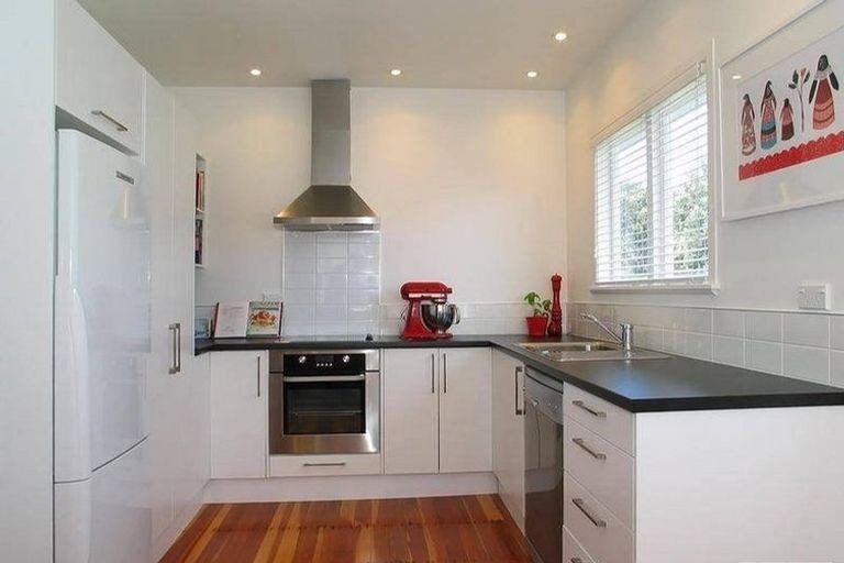 Photo of property in 11 Baffin Grove, Kingston, Wellington, 6021