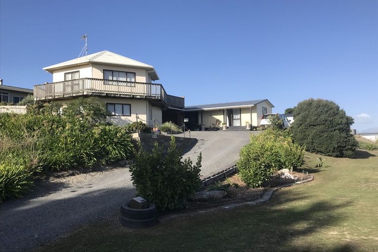 Photo of property in 70 Dixie Street, Te Horo Beach, Otaki, 5581