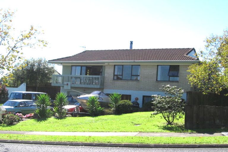 Photo of property in 4 Sheralee Place, Bucklands Beach, Auckland, 2014