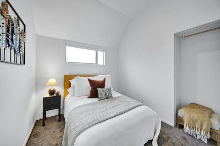 Photo of property in 1/8 Hobday Lane, Mount Pleasant, Christchurch, 8081