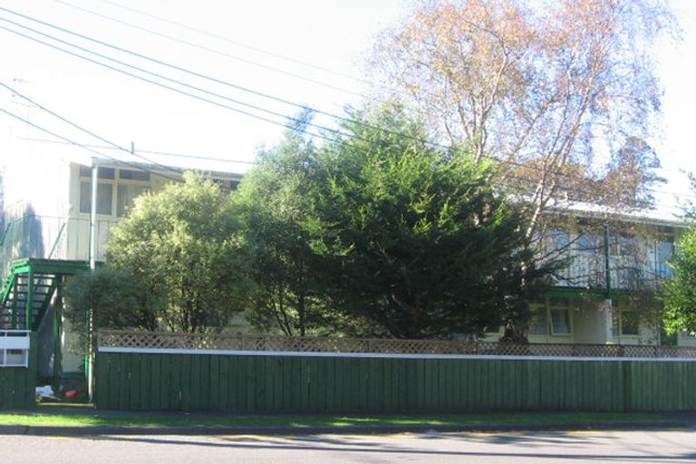 Photo of property in 1/1-3 Bridge Street, Melling, Lower Hutt, 5010