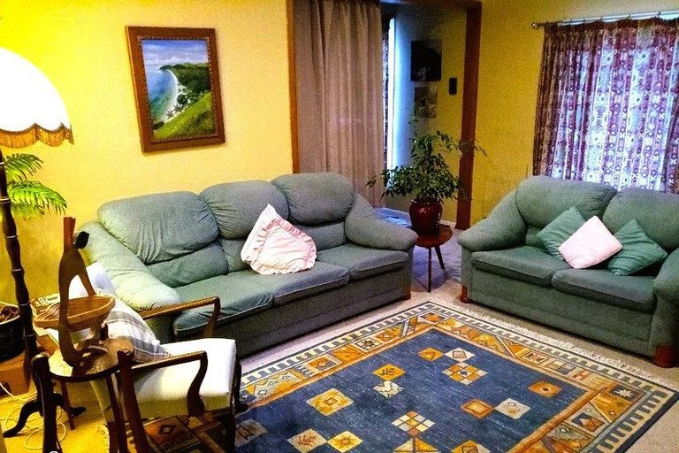 Photo of property in 16 Hunter Street, Dannevirke, 4930