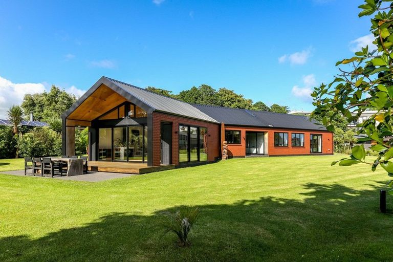 Photo of property in 23c Arden Place, Oakura, 4314