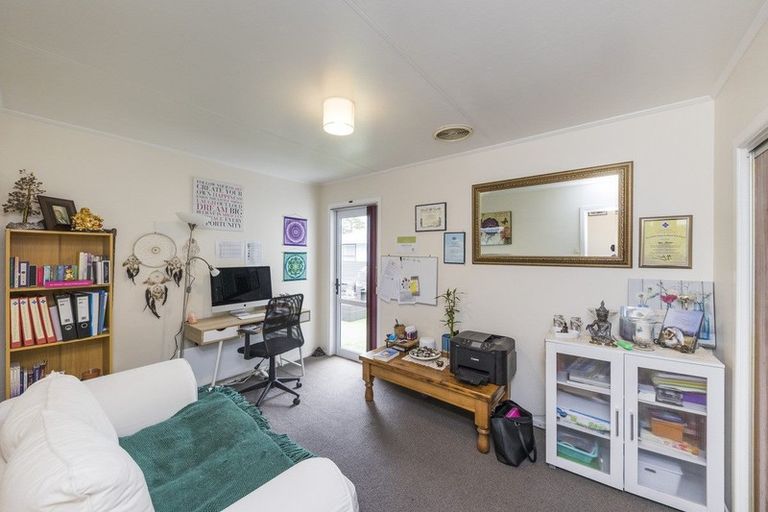 Photo of property in 34 Apollo Parade, Milson, Palmerston North, 4414