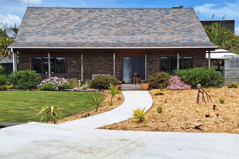 Photo of property in 78 Waitarere Rise Avenue, Waitarere, Levin, 5510