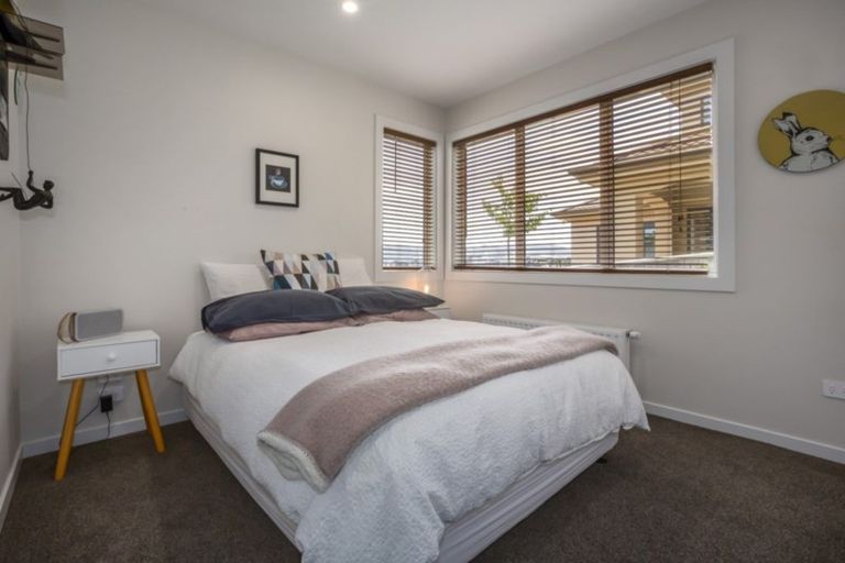 Photo of property in 76 Endeavour Drive, Whitby, Porirua, 5024