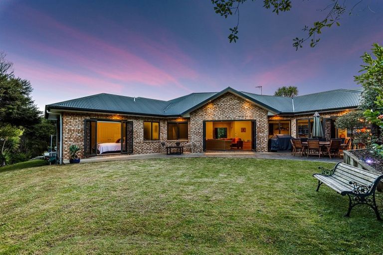 Photo of property in 157e Colwill Road, Massey, Auckland, 0614