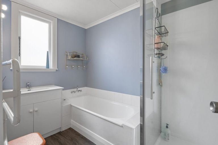 Photo of property in 136 Featherston Street, Palmerston North, 4410