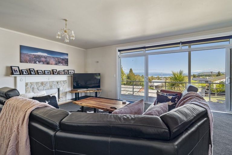 Photo of property in 87 Acacia Bay Road, Nukuhau, Taupo, 3330