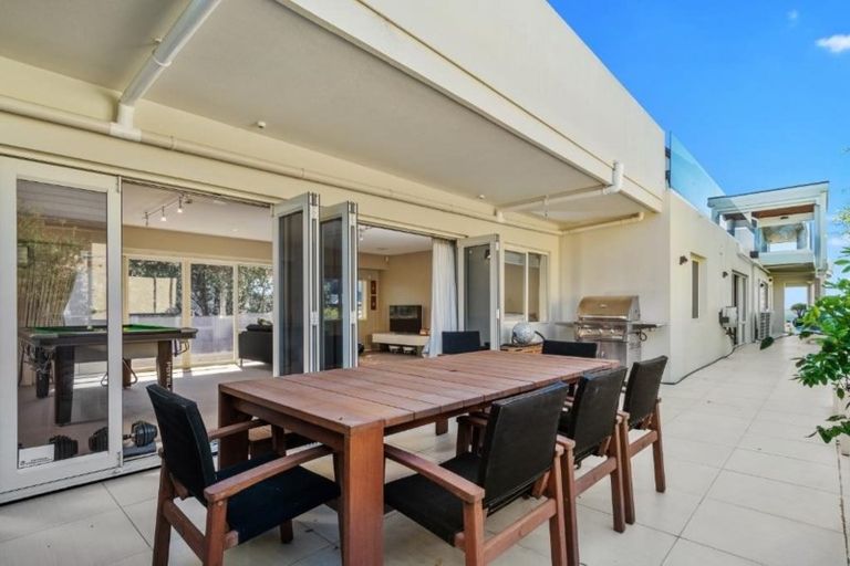 Photo of property in 189 Marine Parade, Mount Maunganui, 3116