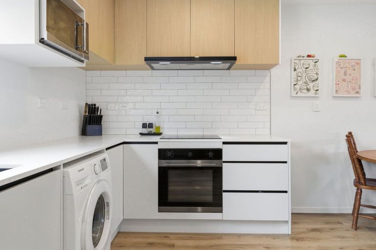 Photo of property in 2/314 Royal Road, Massey, Auckland, 0614