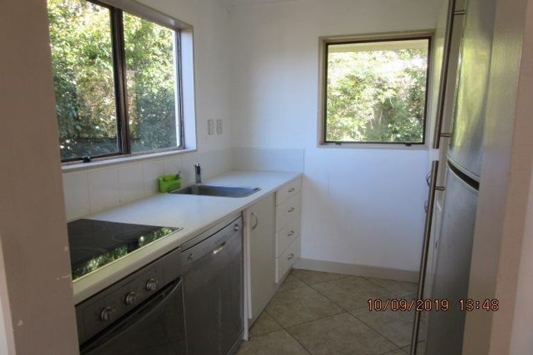 Photo of property in 1/8 Narbada Crescent, Khandallah, Wellington, 6035