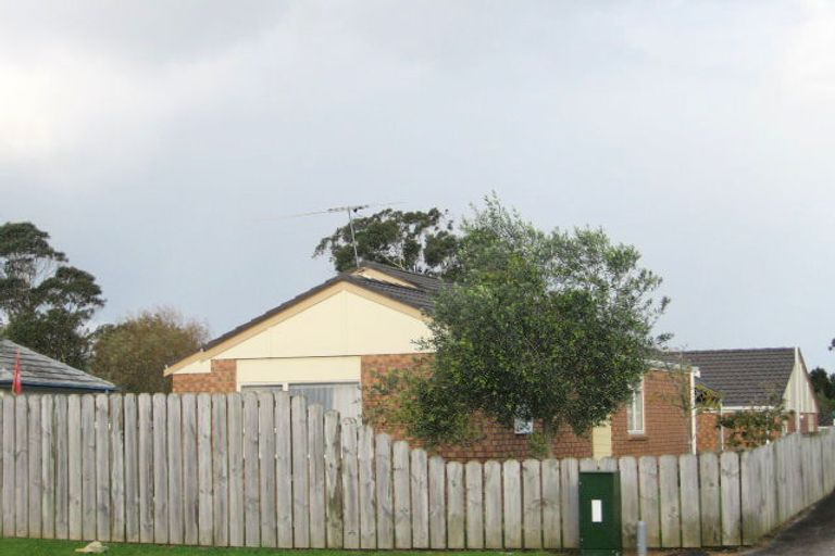 Photo of property in 5 Middlemore Crescent, Papatoetoe, Auckland, 2025