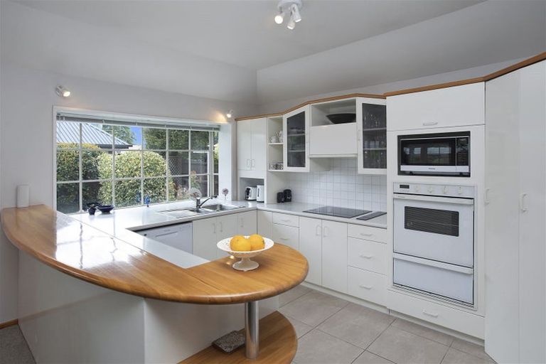 Photo of property in 10 Tavistock Place, Russley, Christchurch, 8042