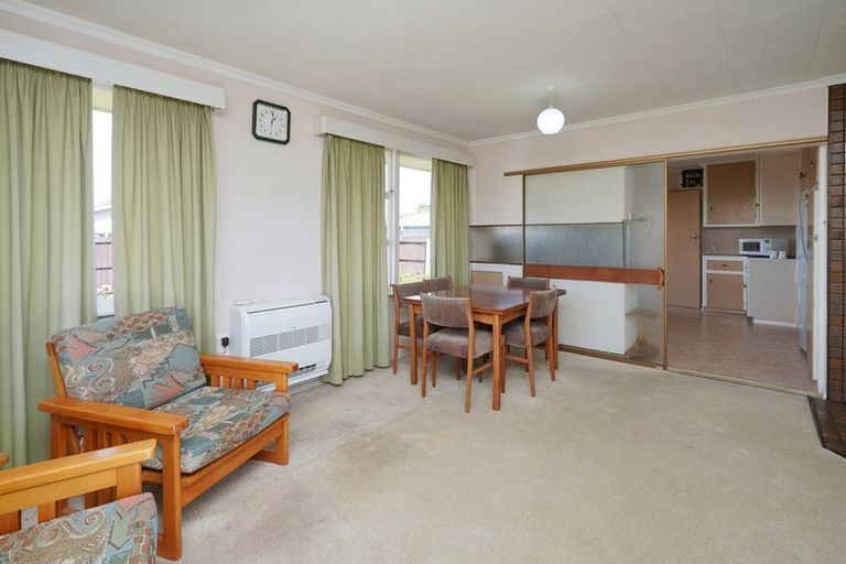 Photo of property in 5 Ron Place, Bishopdale, Christchurch, 8051