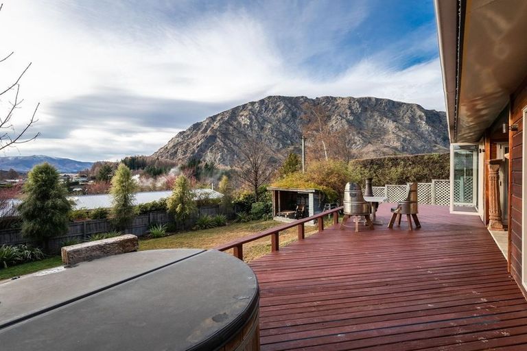 Photo of property in 38 Mcchesney Road, Arthurs Point, Queenstown, 9371