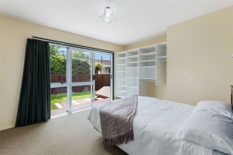 Photo of property in 261 Fifield Terrace, Opawa, Christchurch, 8023