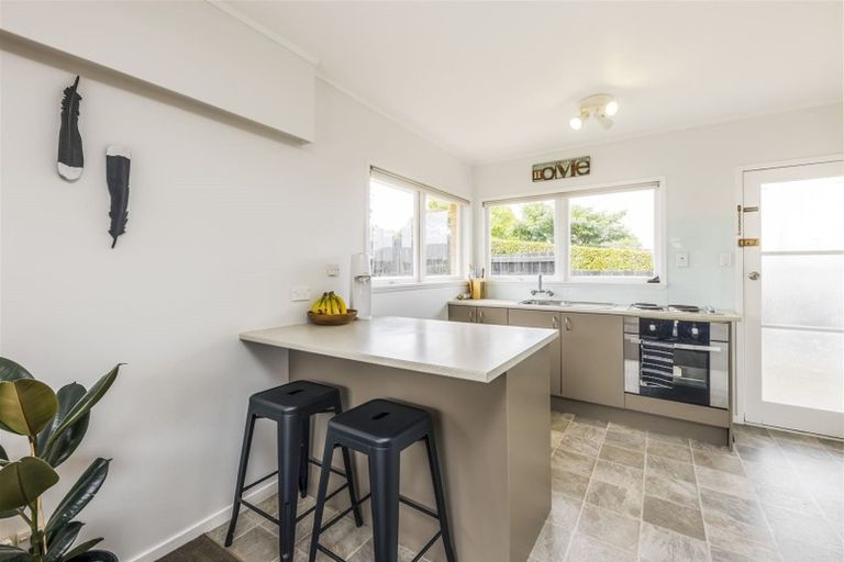Photo of property in 1/9 Brunton Place, Glenfield, Auckland, 0629