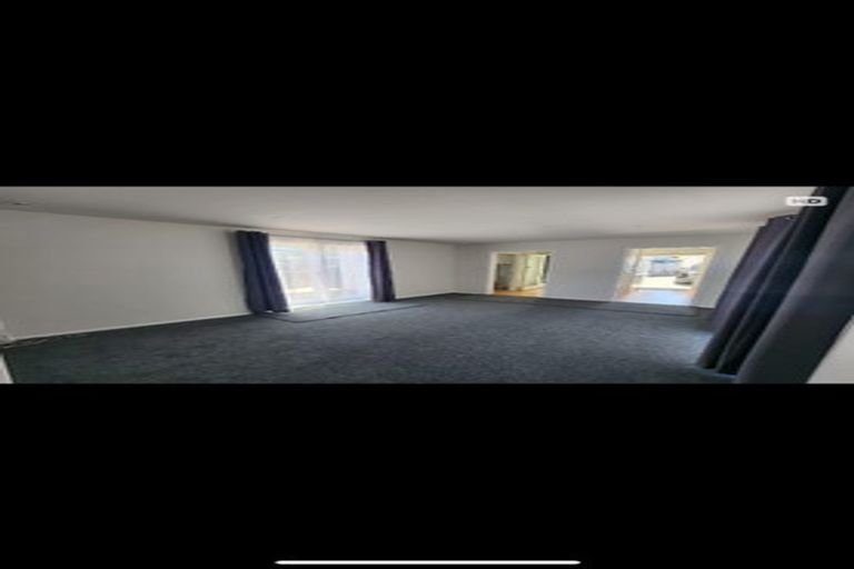 Photo of property in 2/228 East Coast Road, Forrest Hill, Auckland, 0620