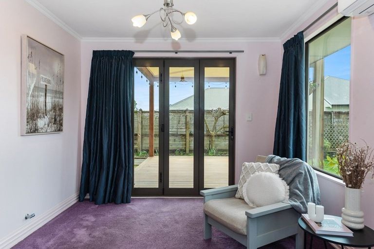 Photo of property in 35 Nielsen Gardens, Rototuna, Hamilton, 3210