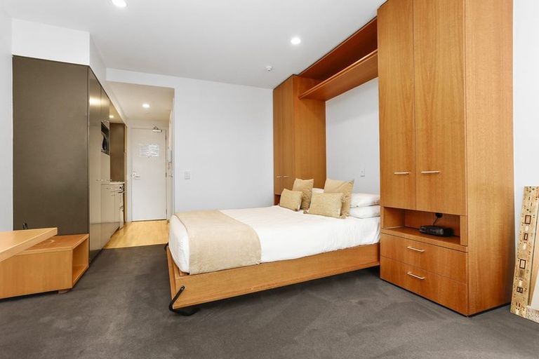 Photo of property in Latitude 37 East Apartments, 1j/20 Pakenham Street East, Auckland Central, Auckland, 1010