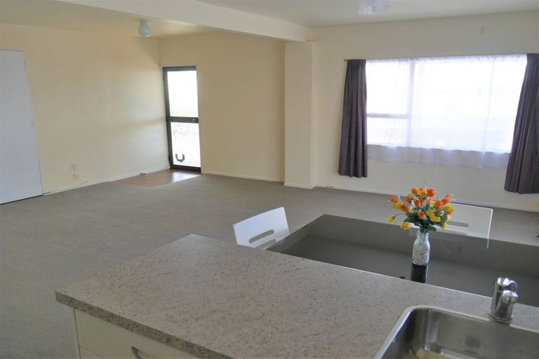 Photo of property in 16 Orewa Heights Crescent, Orewa, 0931