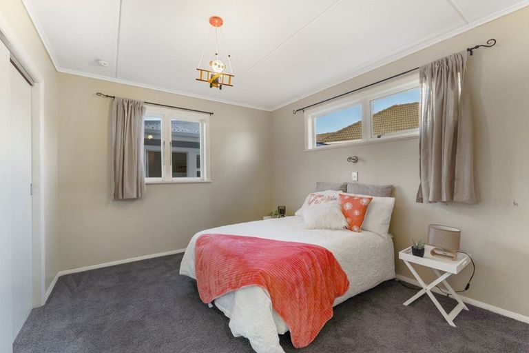 Photo of property in 27 Eatwell Avenue, Paraparaumu Beach, Paraparaumu, 5032