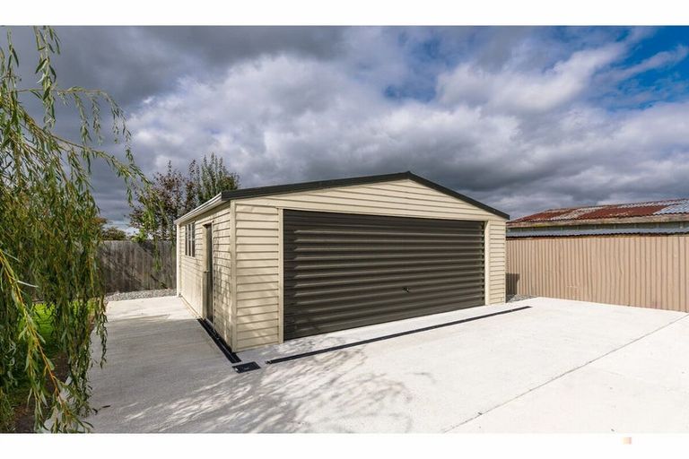 Photo of property in 39 Rhodes Street, Waimate, 7924