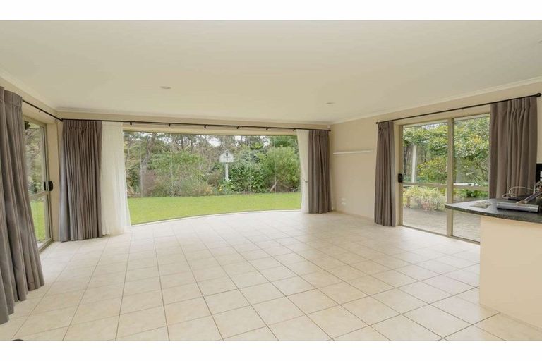 Photo of property in 16 Spinnaker Point, Haruru, 0204