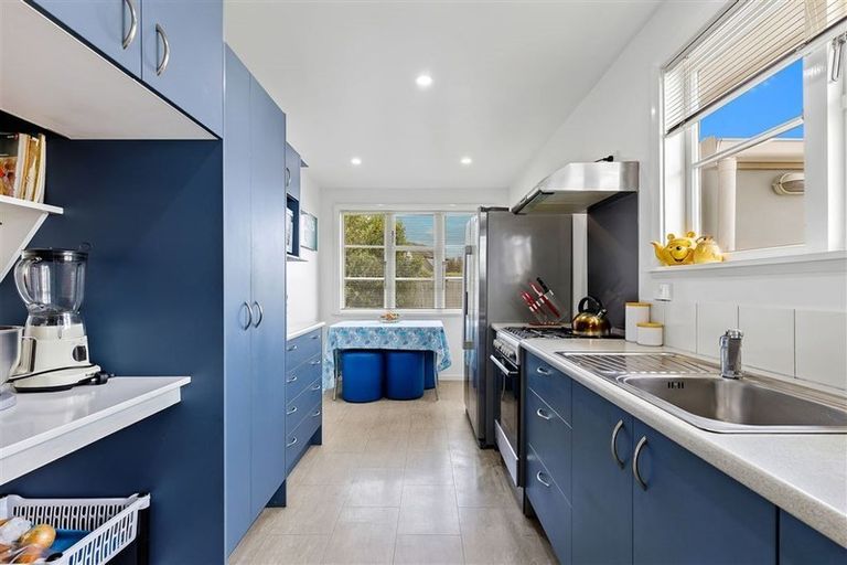 Photo of property in 34 Flay Crescent, Burnside, Christchurch, 8053