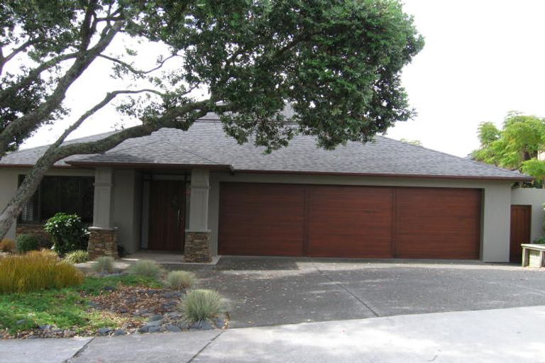 Photo of property in 6 Centennial Place, Campbells Bay, Auckland, 0630