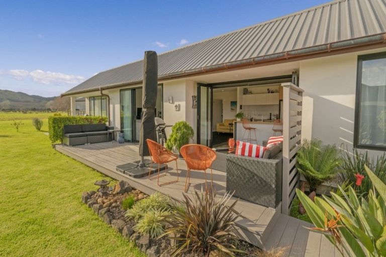 Photo of property in 3 Debenham Drive, Whitianga, 3510