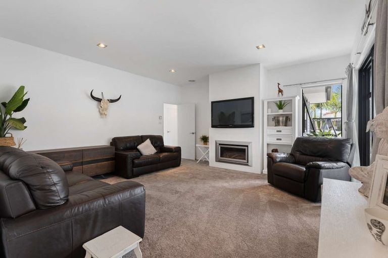 Photo of property in 43 Oceania Sands Way, Papamoa Beach, Papamoa, 3118