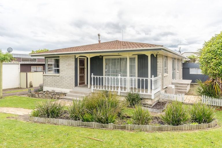 Photo of property in 14 Storey Avenue, Forest Lake, Hamilton, 3200