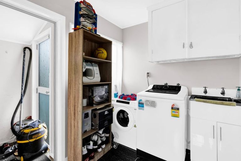 Photo of property in 2/6 Wicklow Place, Bell Block, New Plymouth, 4312