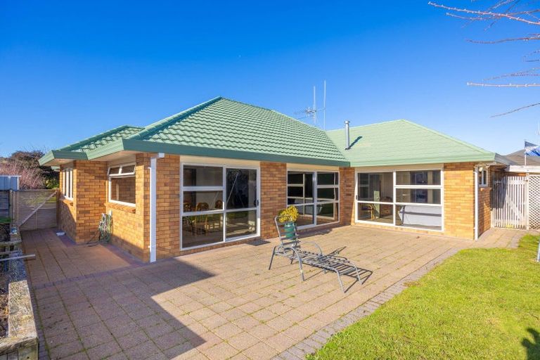 Photo of property in 15 Roderick Place, Rototuna, Hamilton, 3210