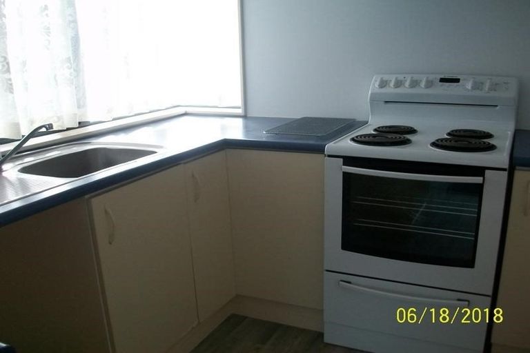 Photo of property in 1/10 Netherlands Avenue, Kelston, Auckland, 0602