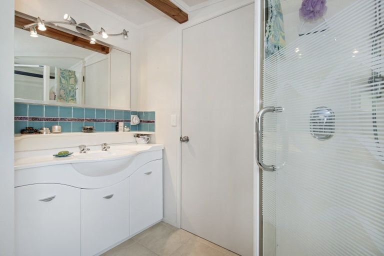 Photo of property in 27 Taiwa Road, Oakura, Hikurangi, 0184