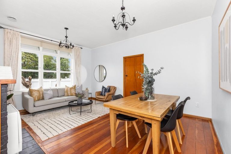 Photo of property in 107 Grays Road, Saint Leonards, Hastings, 4120