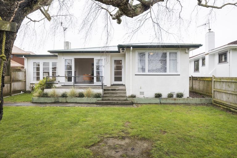 Photo of property in 10 Salisbury Avenue, Terrace End, Palmerston North, 4410