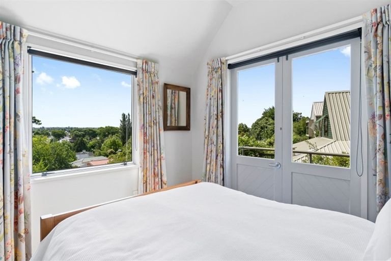 Photo of property in 8 Rhodesvale Terrace, Cashmere, Christchurch, 8022