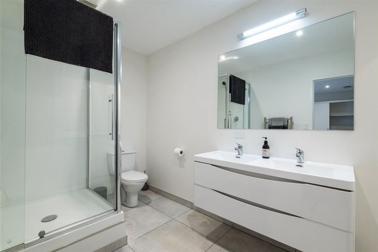 Photo of property in 124 Weatherly Road, Torbay, Auckland, 0630