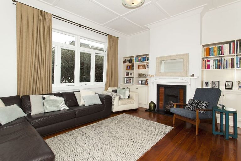 Photo of property in 12 Hastings Parade, Devonport, Auckland, 0624
