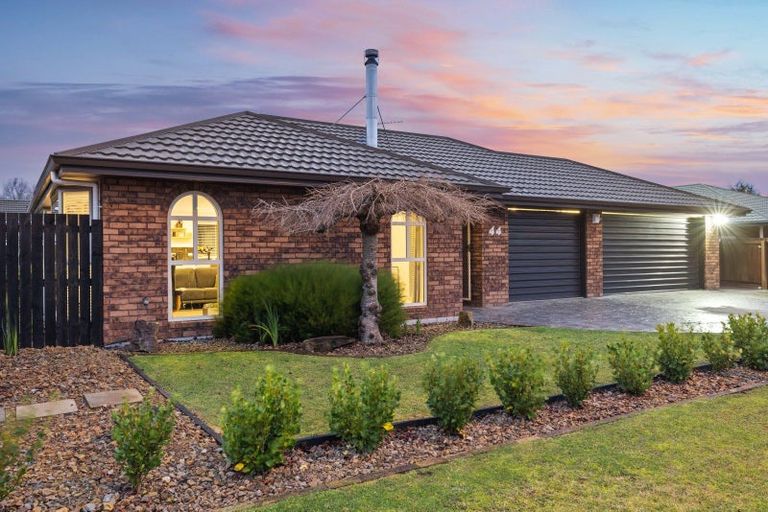 Photo of property in 44 Welsford Street, Woodend, 7610