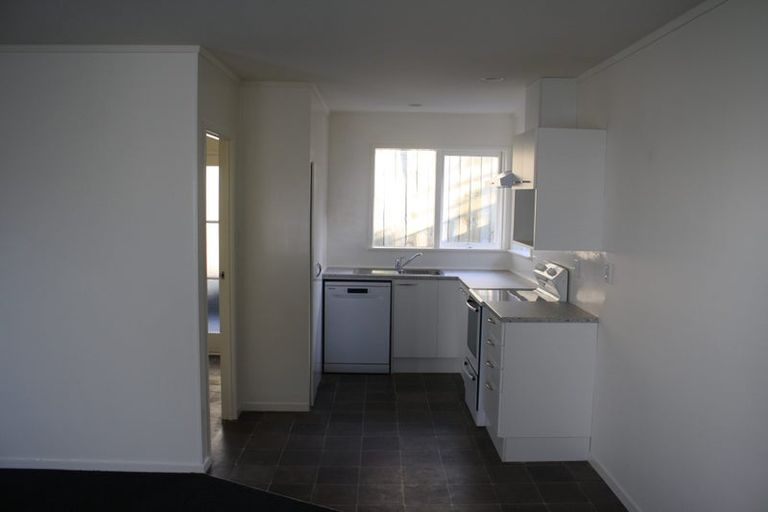 Photo of property in 2/119 Nile Road, Milford, Auckland, 0620