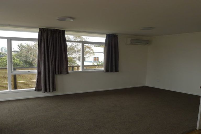 Photo of property in 81 Seaview Road, Paraparaumu Beach, Paraparaumu, 5032