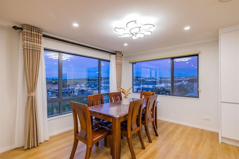Photo of property in 4 Resolution Drive, Gulf Harbour, Whangaparaoa, 0930