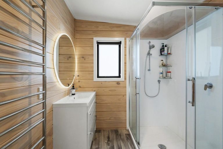 Photo of property in 86 Valley Road, Waitoki, 0871