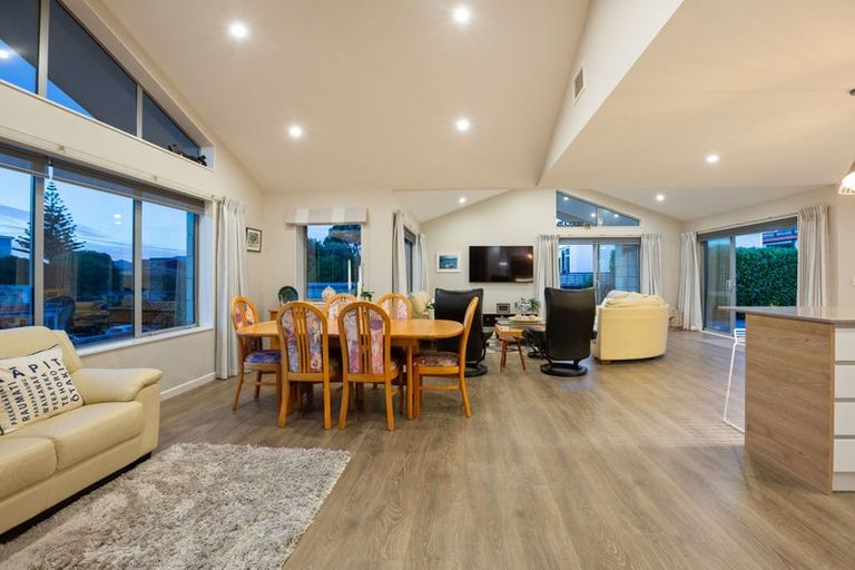 Photo of property in 118 Rosetta Road, Raumati South, Paraparaumu, 5032