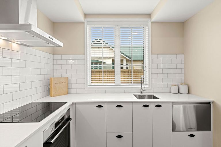 Photo of property in 2/44 Cleveland Street, Edgeware, Christchurch, 8013